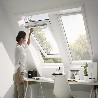 VELUX Ventana giratoria GGU 0068 poliuretano blanco y vidrio aislamiento térmico